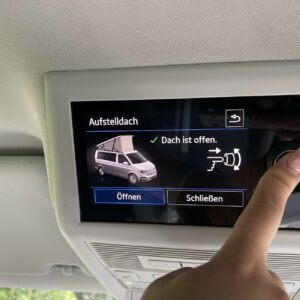 VW-California-Ocean-smart-screen